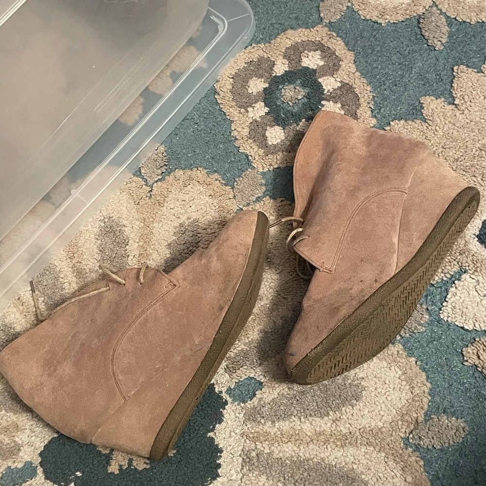 Tan wedges (11)